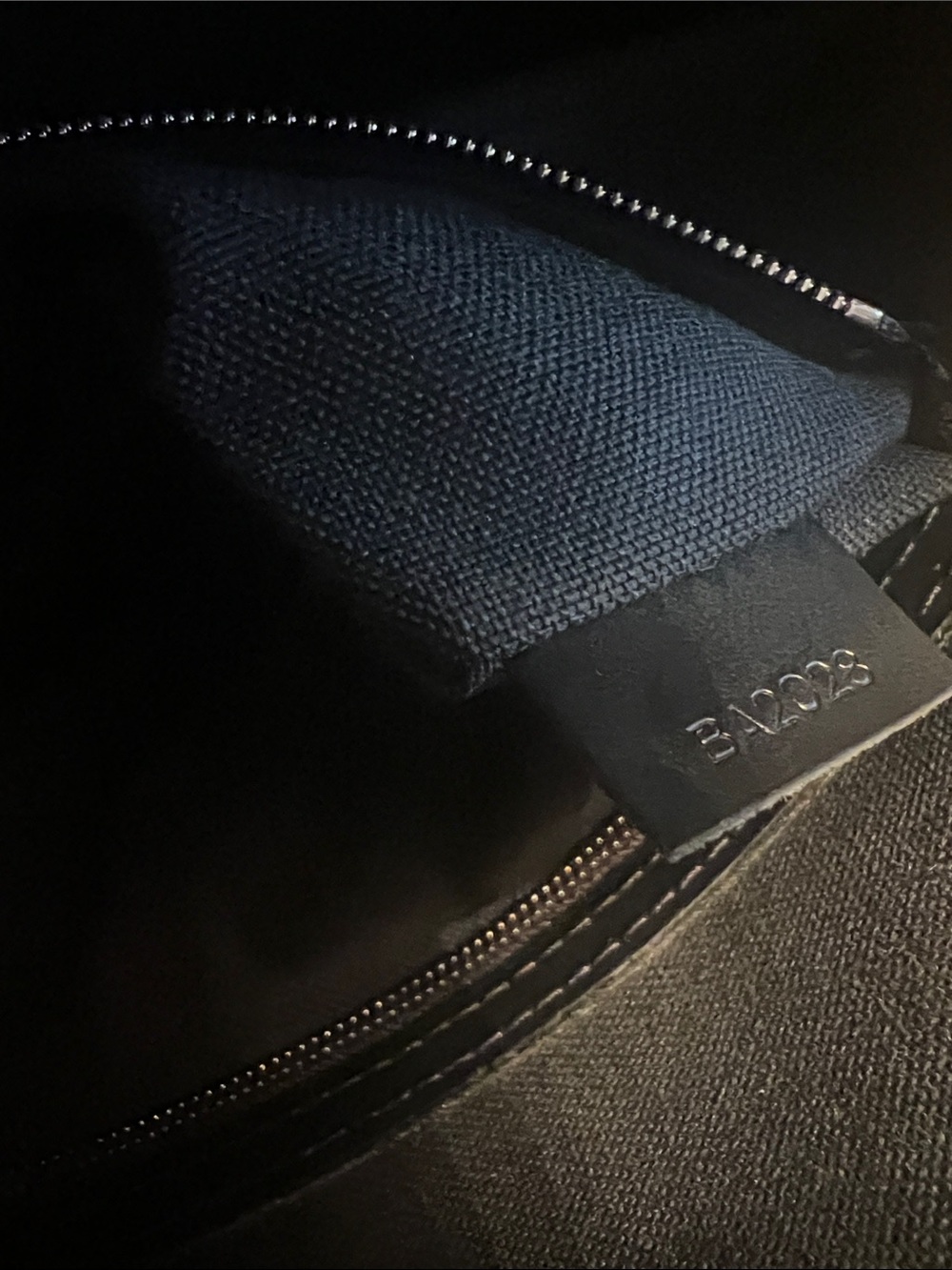 Louis Vuitton Damier Graphite Laptop Bag - Picture 8 of 10